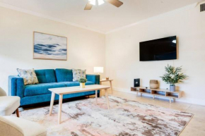 Intracoastal Oasis in a Prime Area w Pool and BBQ